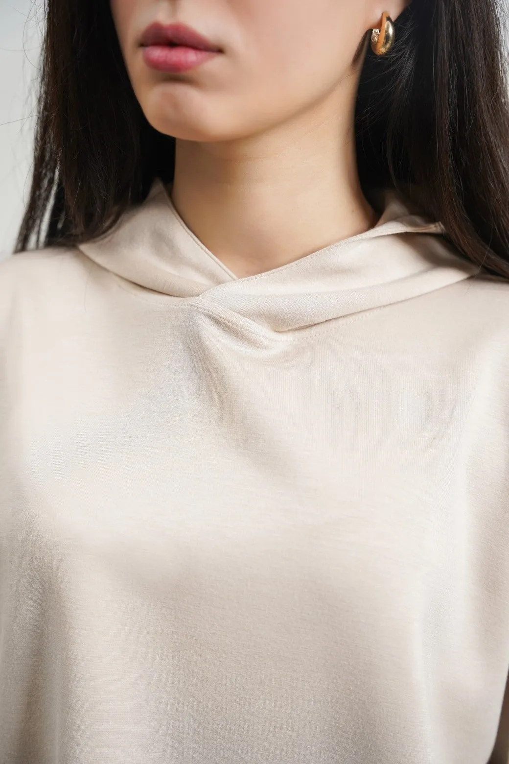 CROPPED NEOPRENE HOODIE