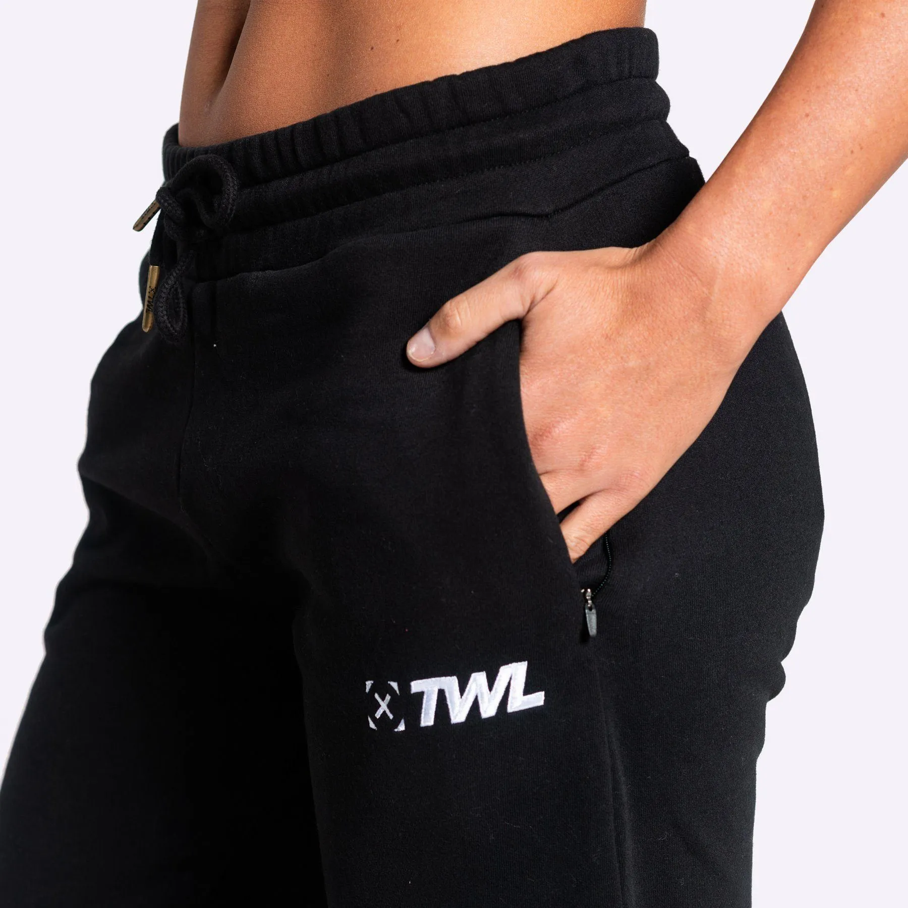 TWL - Women's Apache 2.0 Sweatshirt and Jogging Pants Bundle - Black